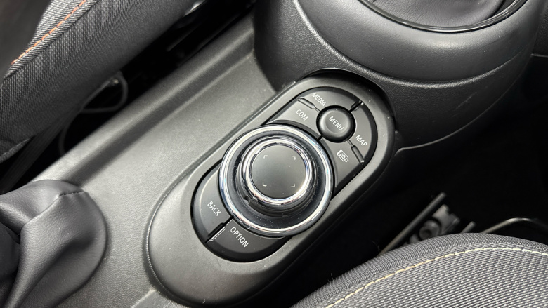 MINI Hatchback 1.5 Cooper Classic 3dr Auto Petrol Hatchback